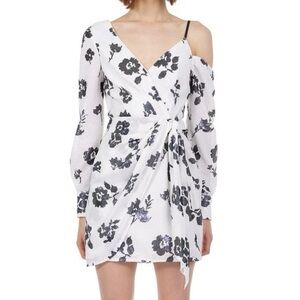 NWOT Self-Portrait White Floral Sequin Wrap Mini Dress sz 2